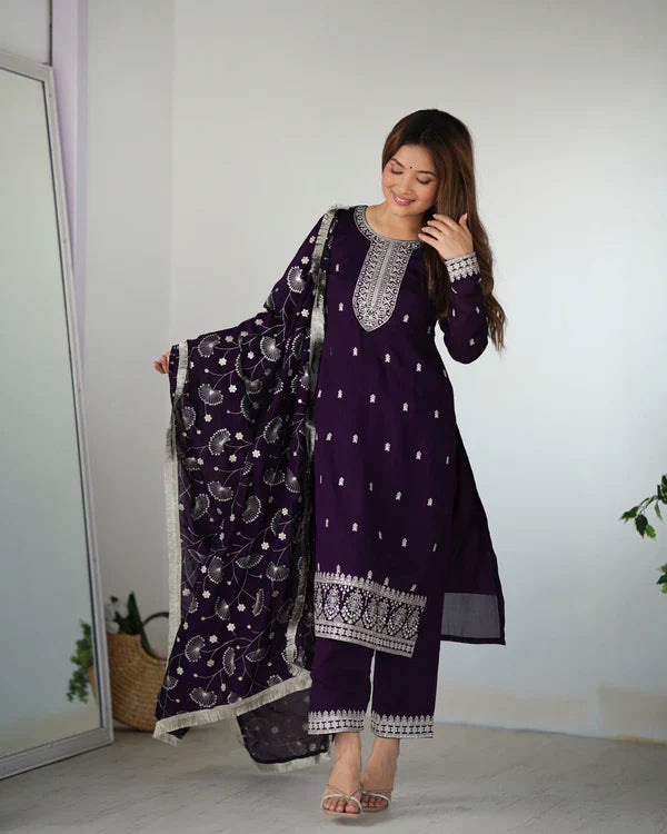 PURPLE COLOR PREMIUM QUALITY SUIT SET DT -273