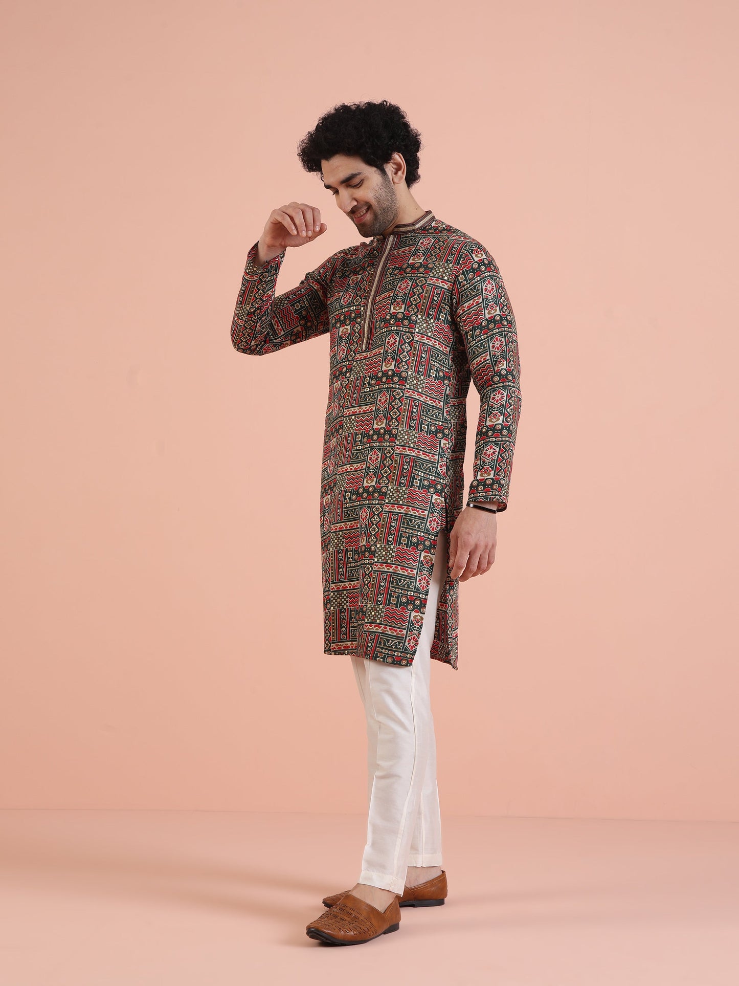 Men Green Printed Kurta with Geometric