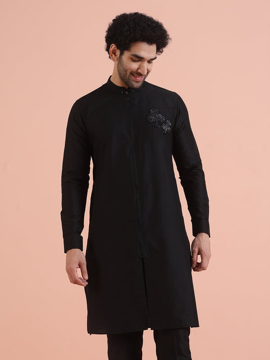 Men Black Solid Kurta with Patch Work