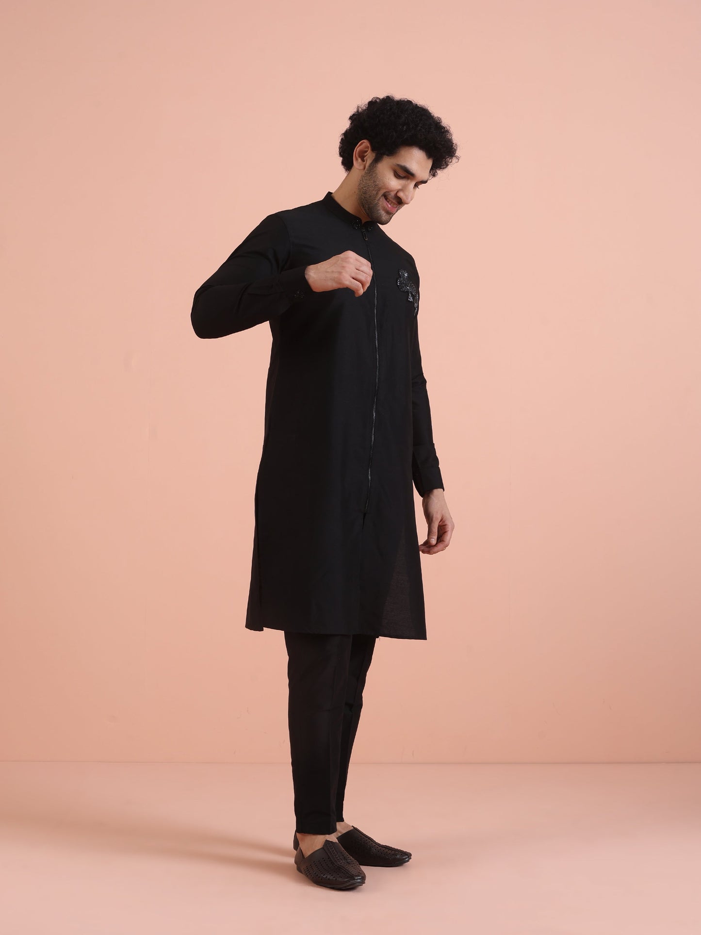 Men Black Solid Kurta with Patch Work