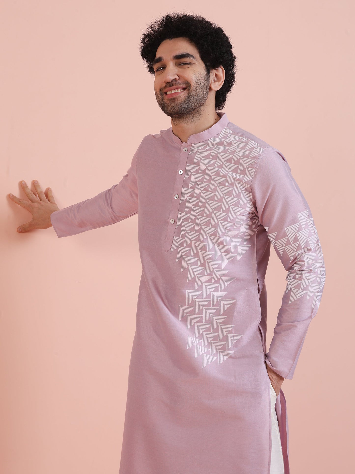 Men Onion pink Printed Kurta with Geometric