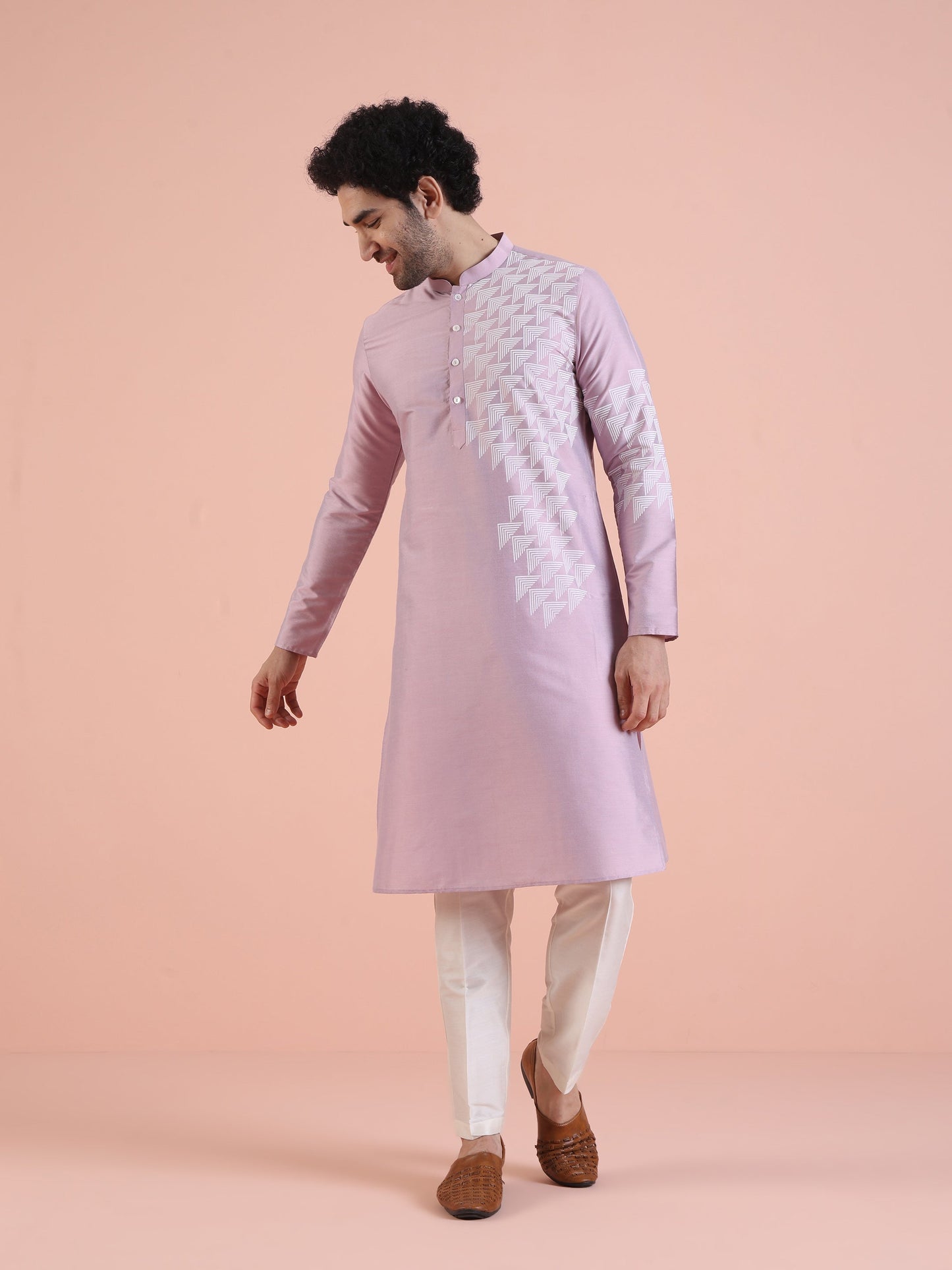 Men Onion pink Printed Kurta with Geometric