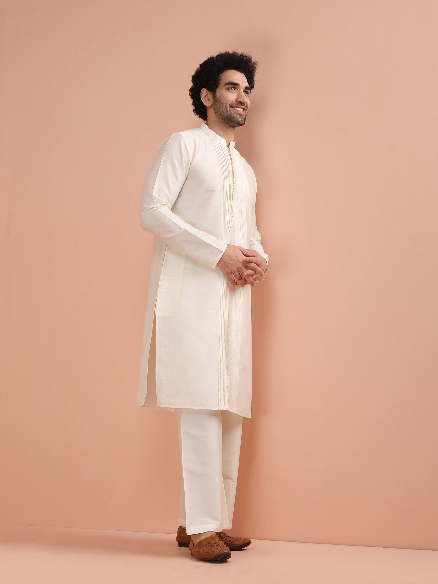 Men Off White Pleated Kurta with Pleated