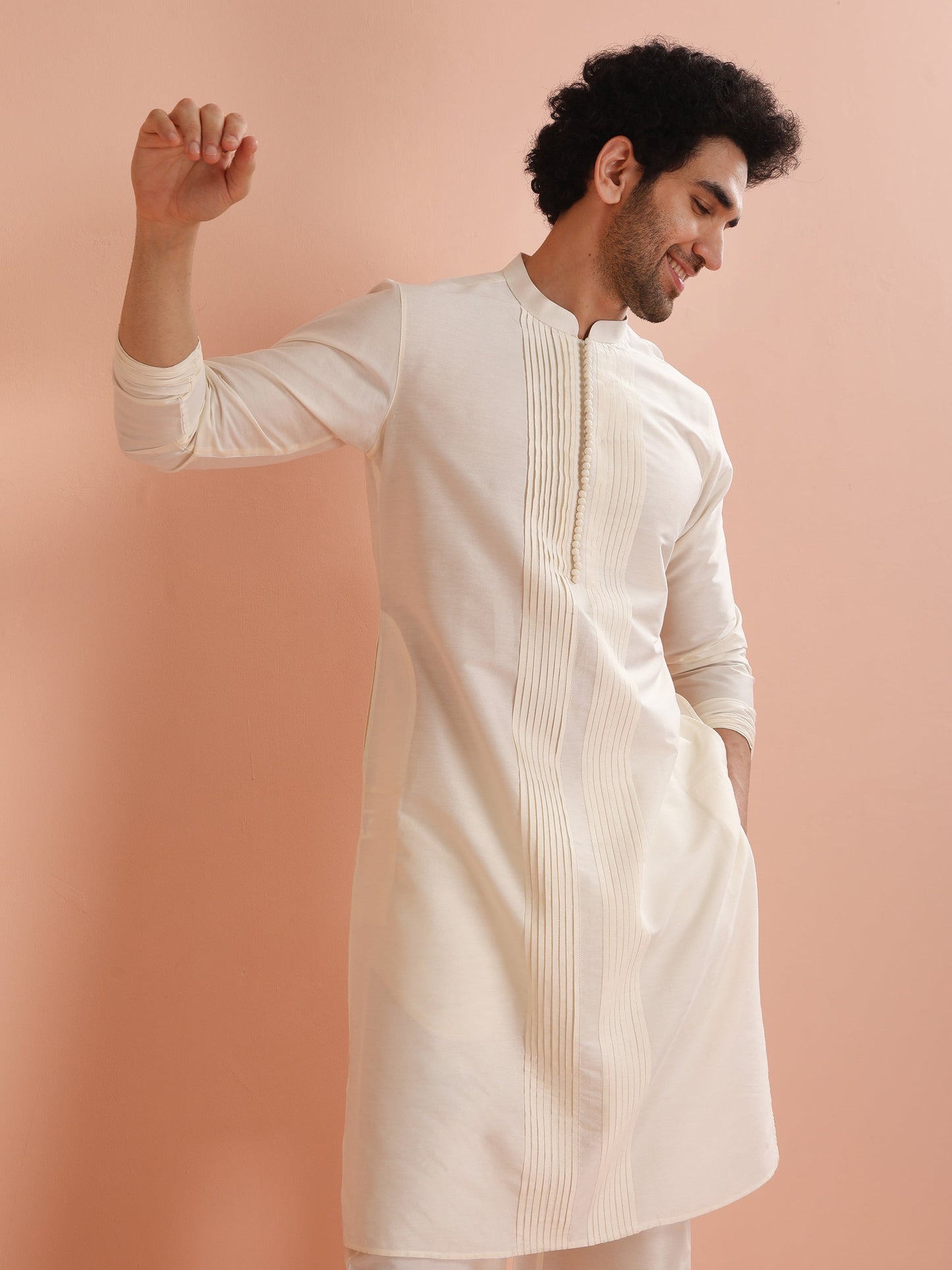 Men Off White Pleated Kurta with Pleated