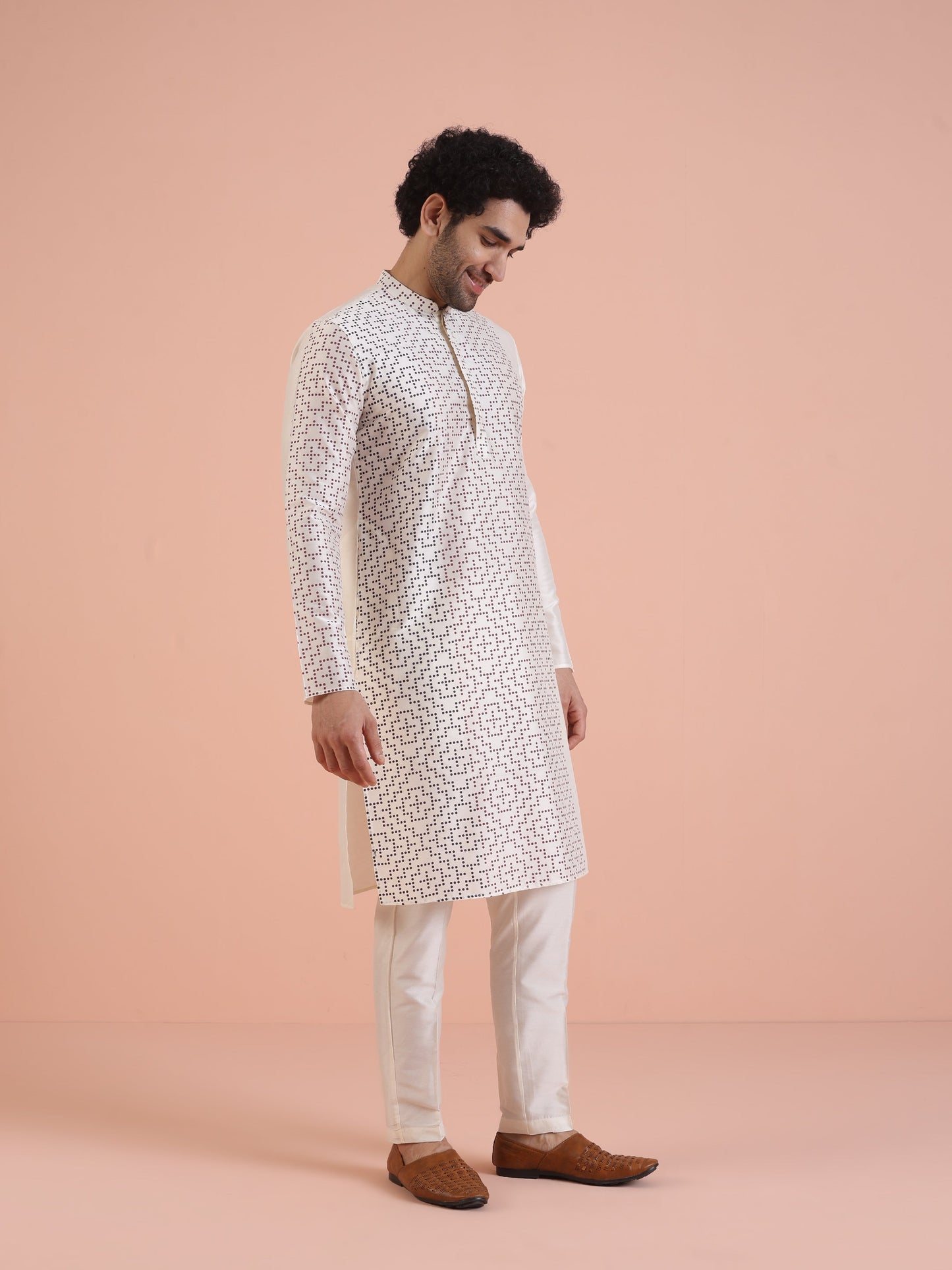 Men Off White Printed Kurta with Geometric