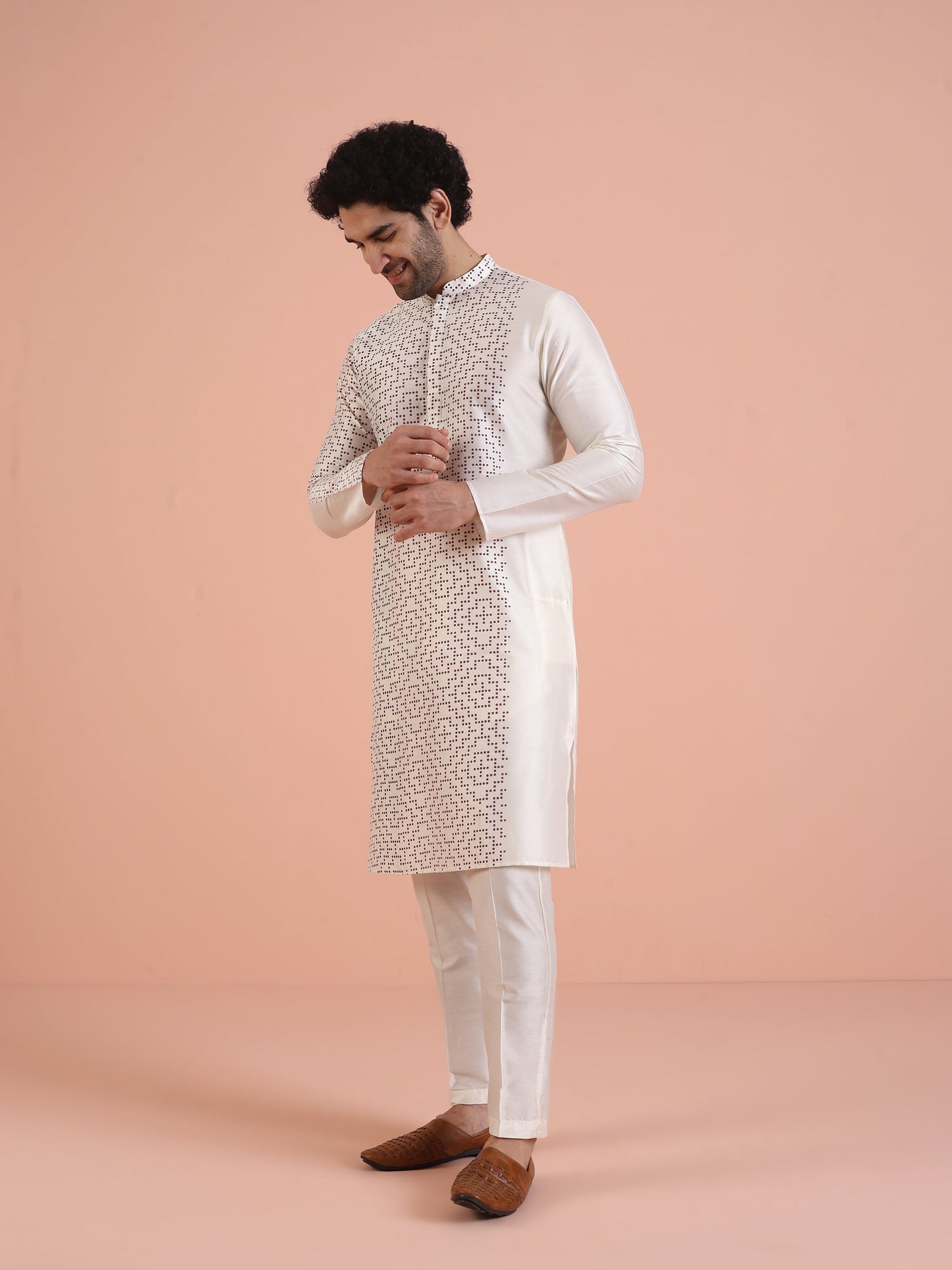 Men Off White Printed Kurta with Geometric