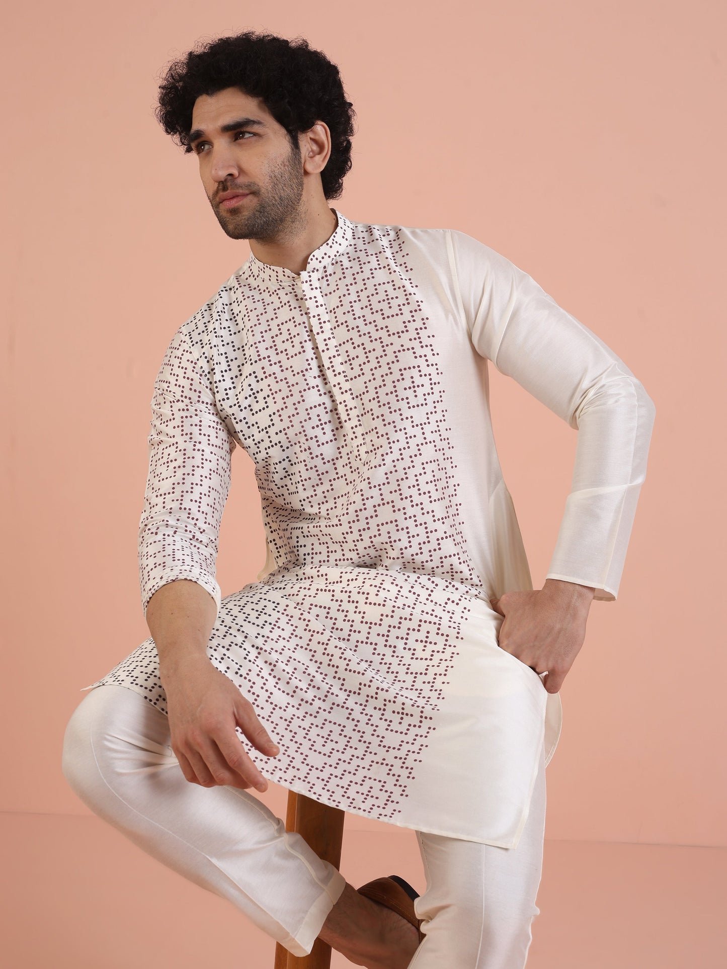 Men Off White Printed Kurta with Geometric