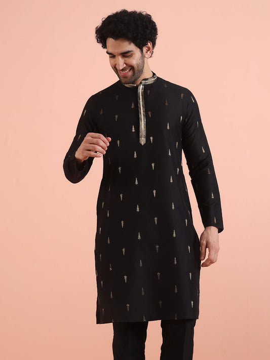 Men Black Jacquard Kurta with Ethnic Motifs