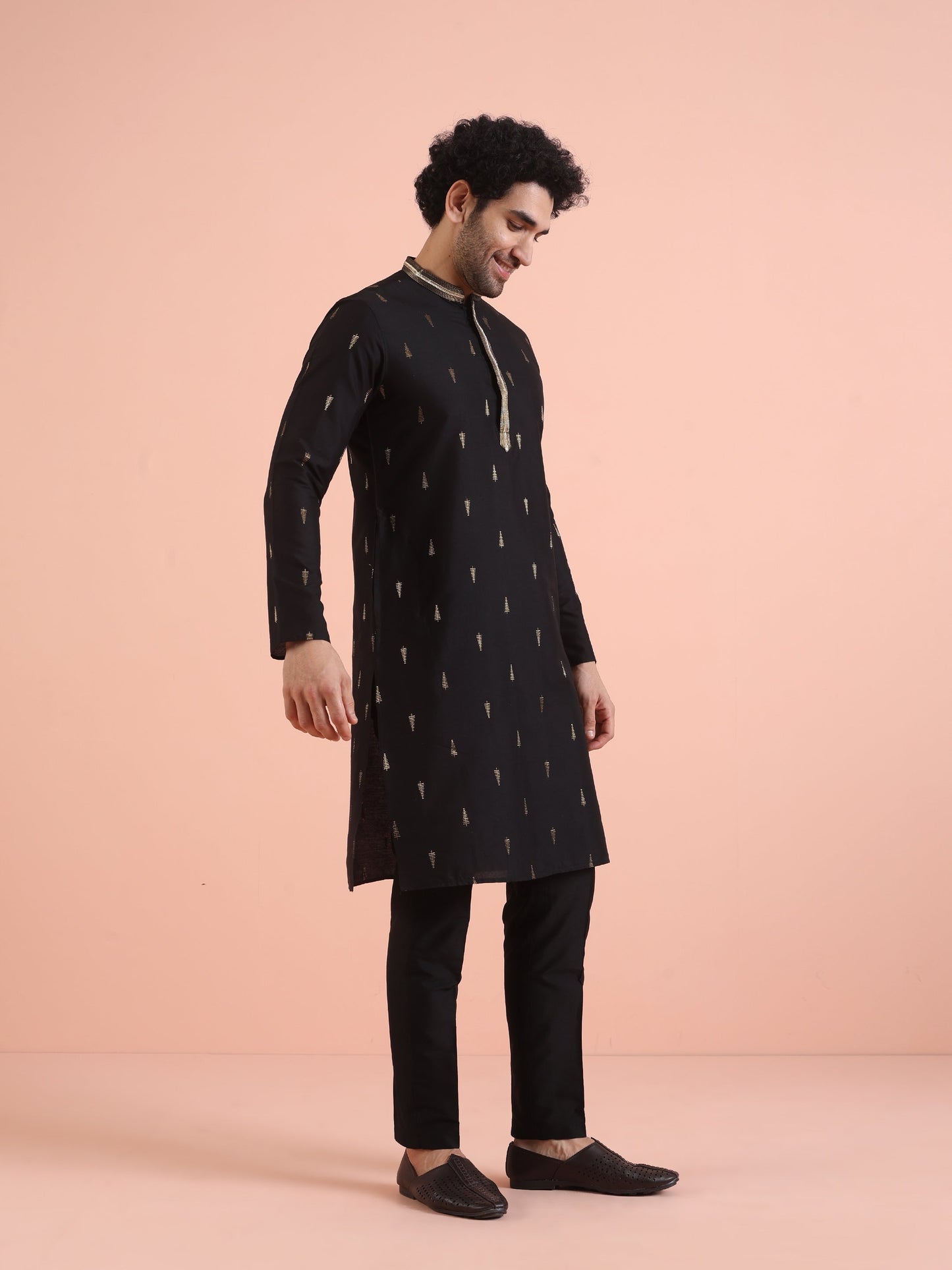 Men Black Jacquard Kurta with Ethnic Motifs