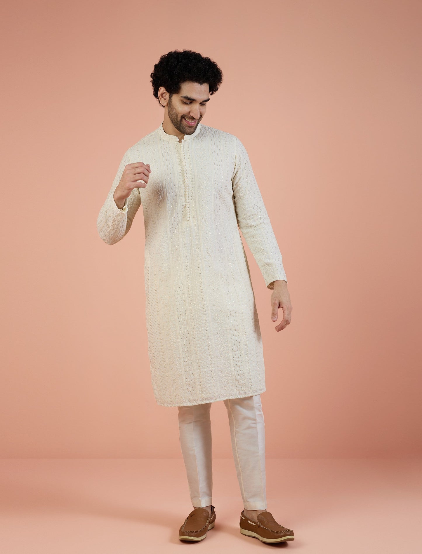 Men Off White Embroidered Kurta with Ethnic Motifs