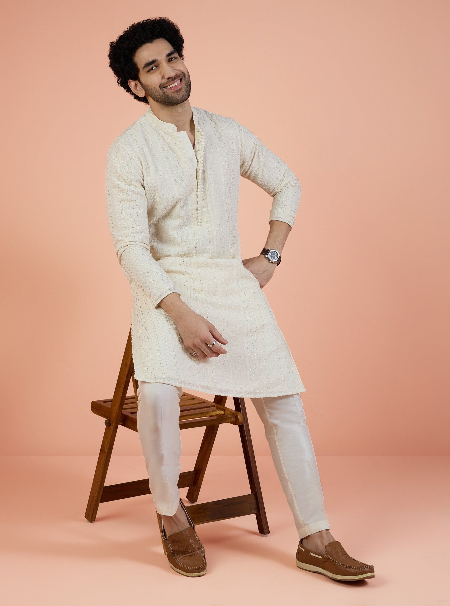 Men Off White Embroidered Kurta with Ethnic Motifs