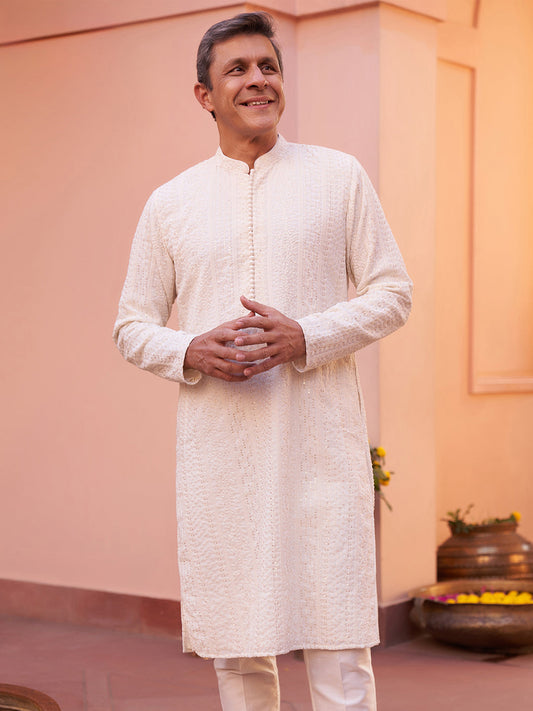 Men Off White Embroidered Kurta with Ethnic Motifs